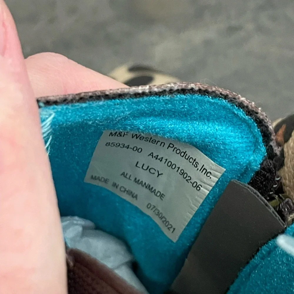 Ariat new tags